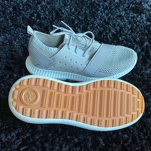 Under Armour women’s sneakers size 5.5
